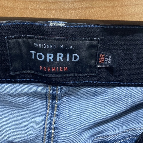 Torrid Premium Stretch Ultra Skinny Distressed Blue Jeans Size 18R - Picture 2 of 5